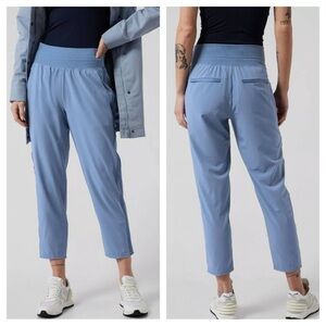 Athleta Nolita Slim Tapered Crop Pants‎ 8 T Tall Cottage Blue Lightweight